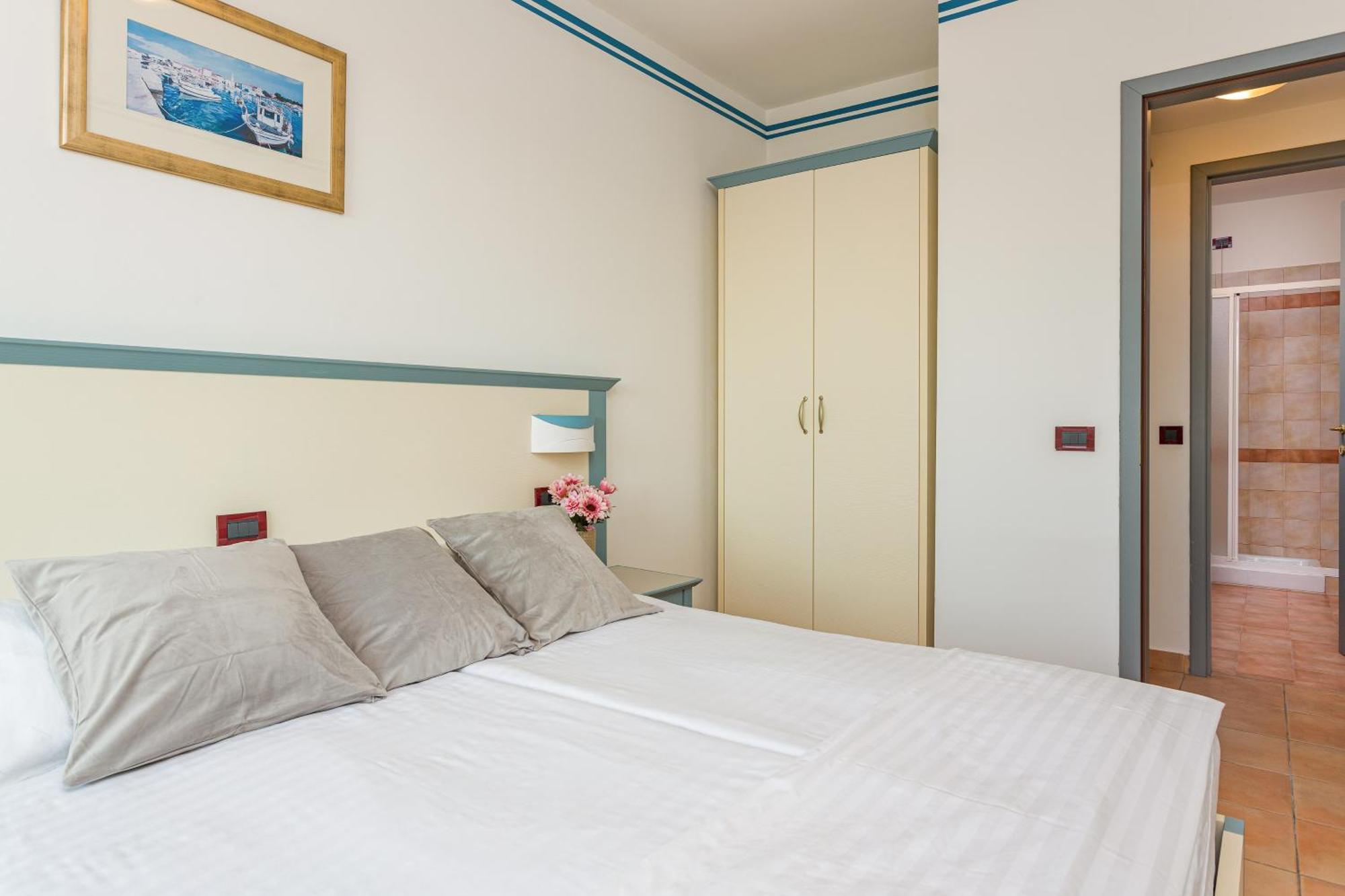Family Resort Del Mar Banjole Room photo