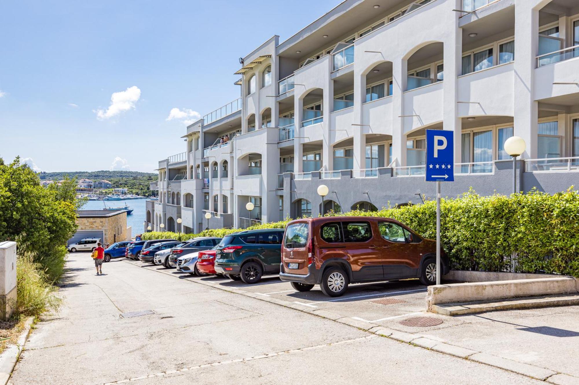 Family Resort Del Mar Banjole Exterior photo